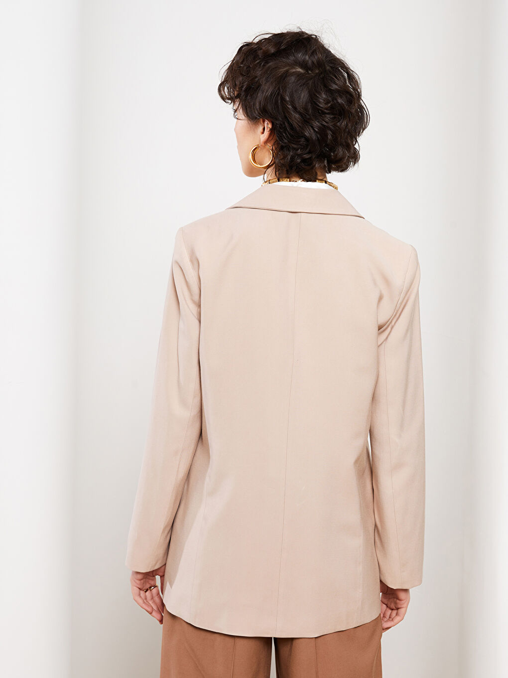 جاكيت بليزر للسيدات بأزرار وكم طويل عادي-5