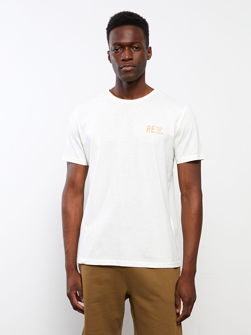 Ekru Bisiklet Yaka Kısa Kollu Baskılı Erkek Tişört-1