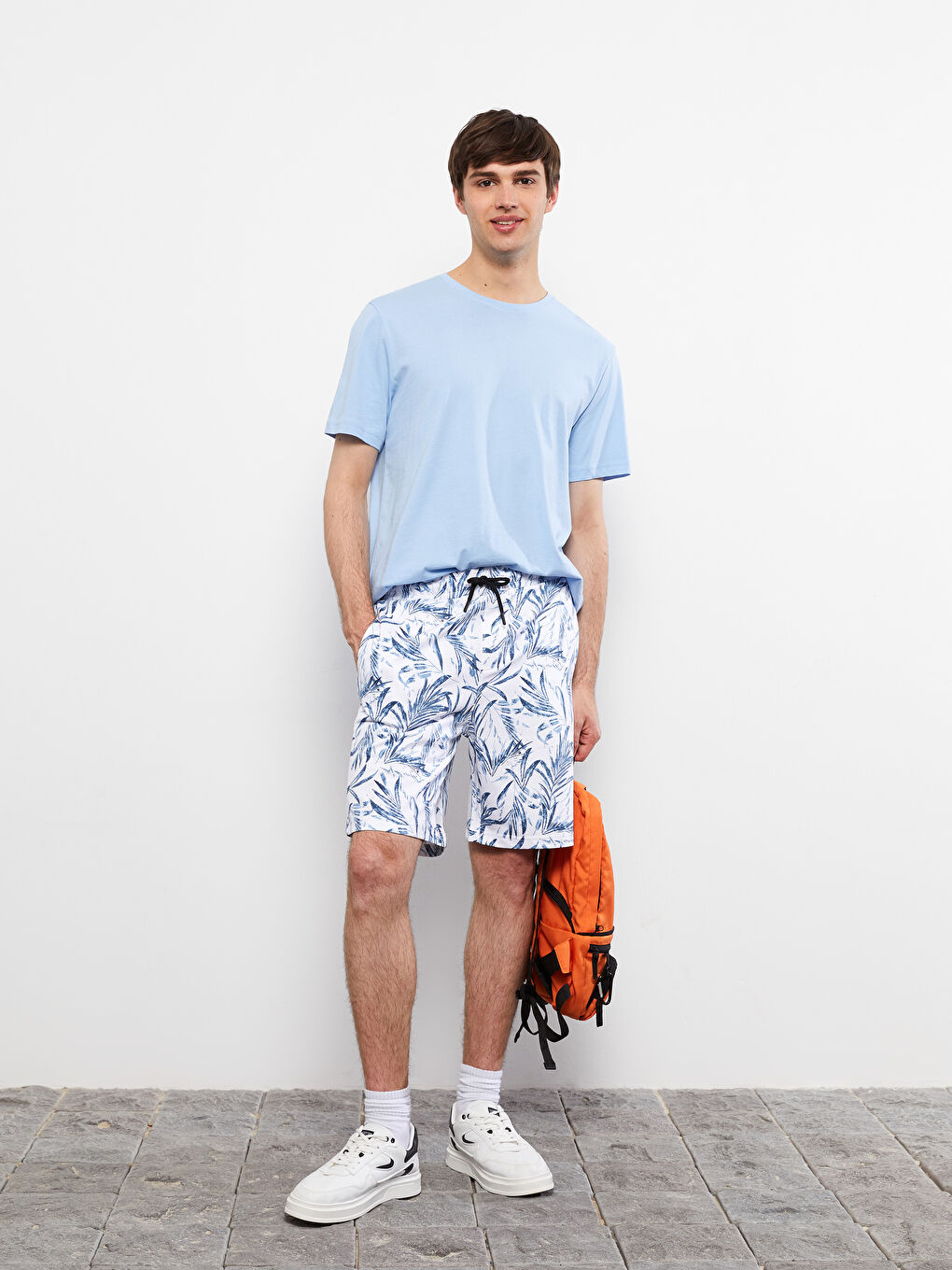 Beyaz Standart Kalıp Erkek Şort