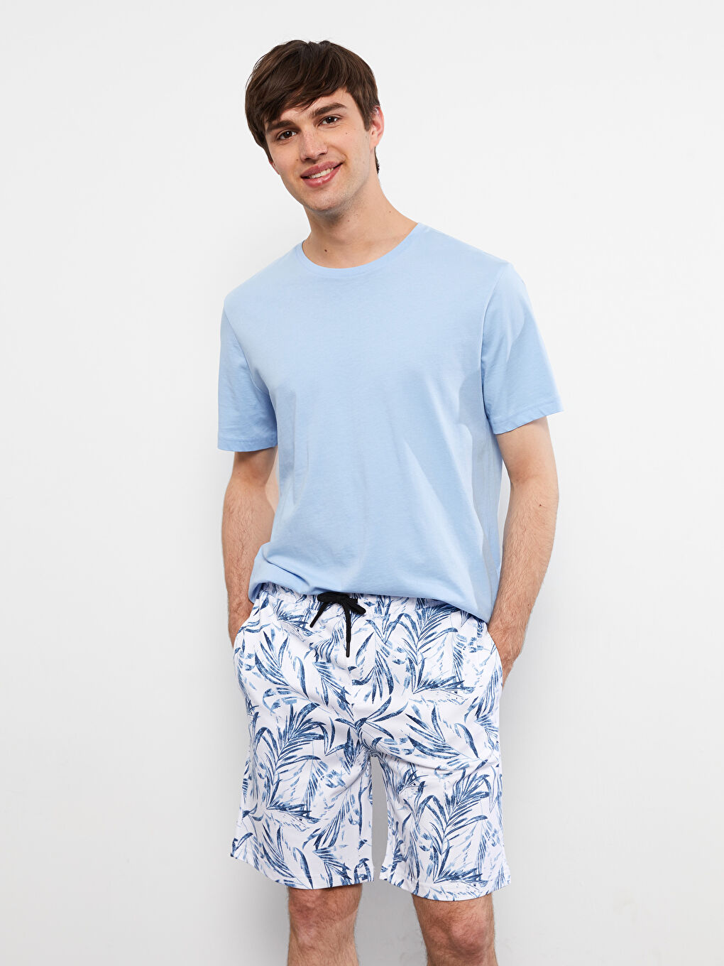 Beyaz Standart Kalıp Erkek Şort-1