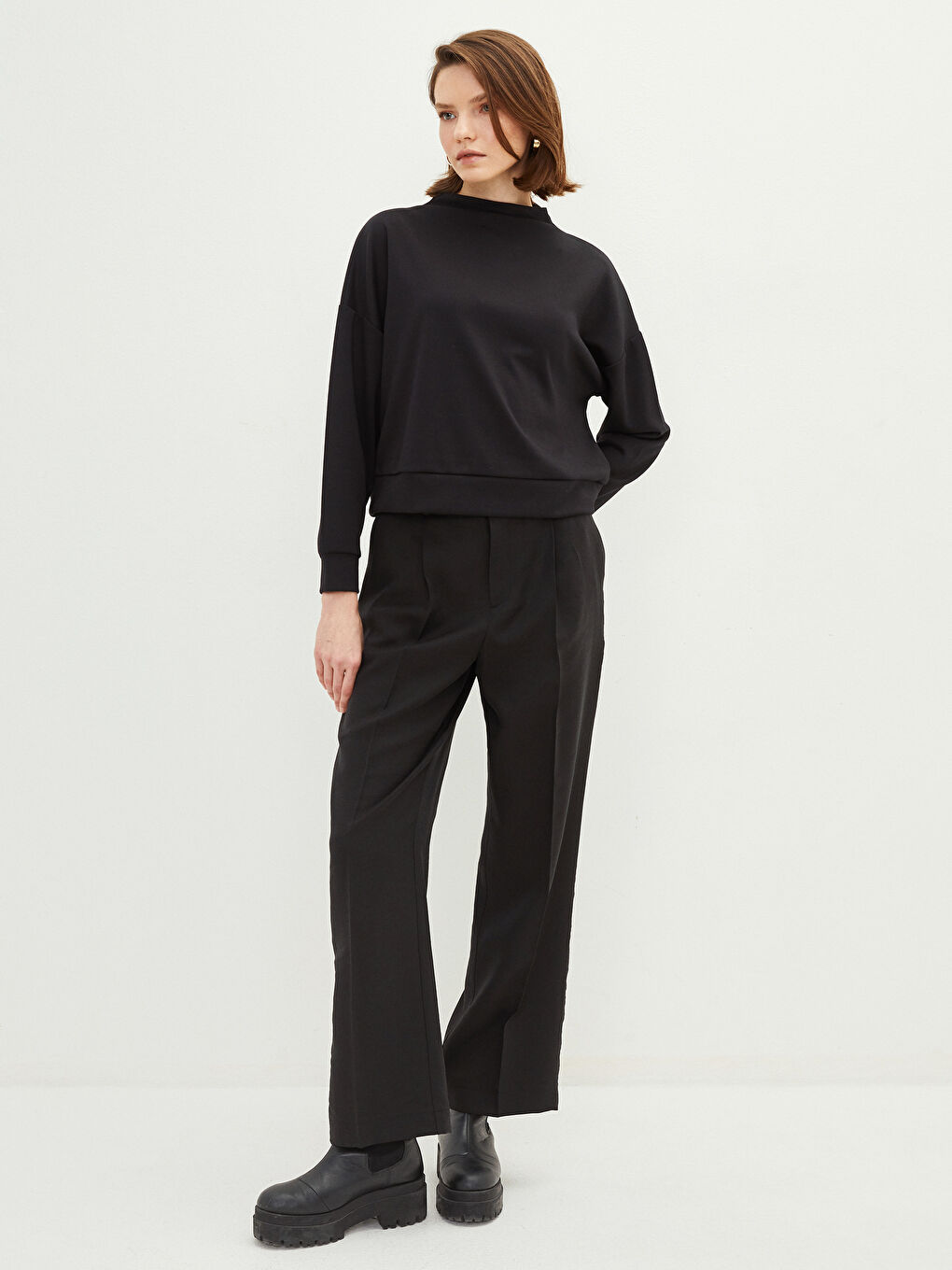 Siyah Kadın Yüksek Bel Rahat Kalıp Düz Pantolon-1