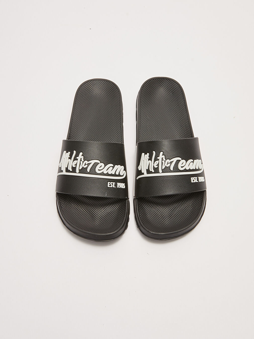 Siyah Yazı Baskılı Tek Bantlı Erkek Terlik-4