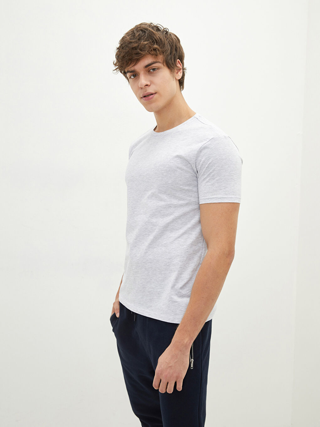 Gri Bisiklet Yaka Kısa Kollu Basic Penye Erkek Tişört-2