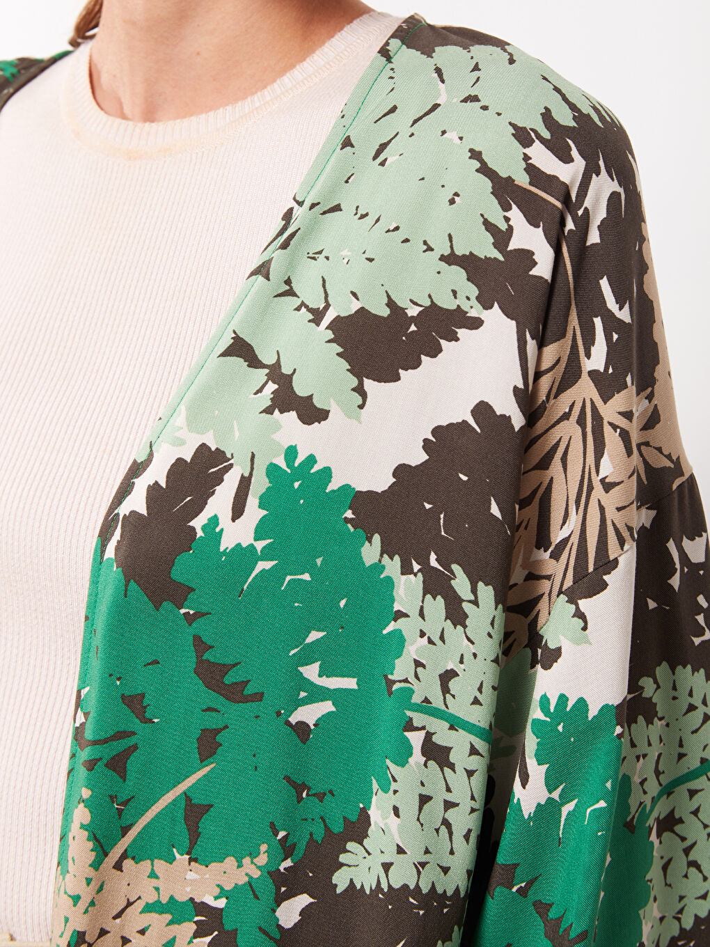 كيمونو نسائي طويل الأكمام من الفسكوز بنمط ياقة شال مطبوع-3