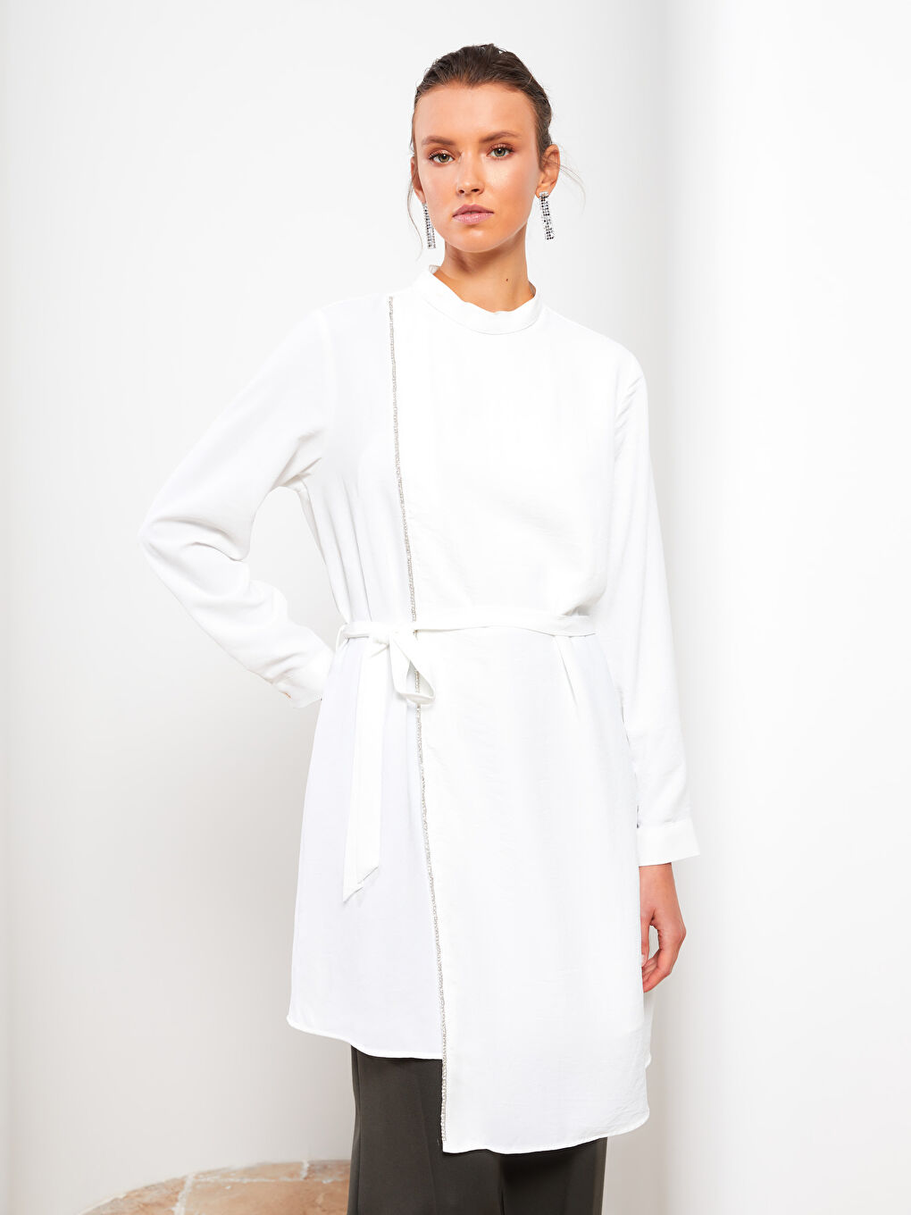 Ekru Dik Yaka Nakışlı Uzun Kollu Kadın Tunik-2