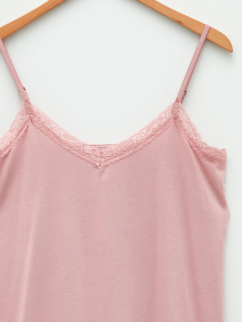 Pembe V Yaka Nakışlı Askılı Kadın Fantezi Gecelik-7