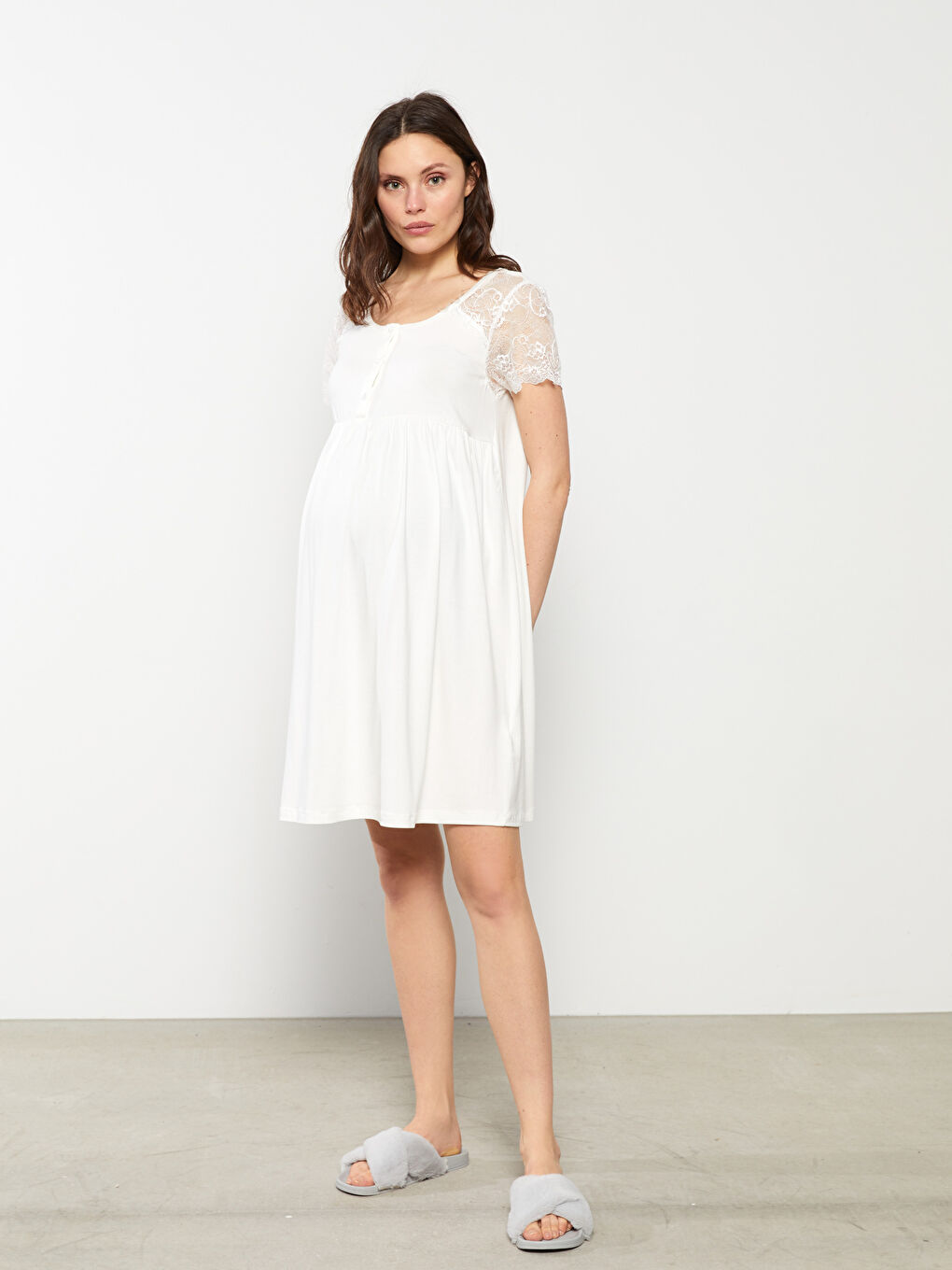 Ekru U Yaka Nakışlı Kısa Kollu Hamile Gecelik-1