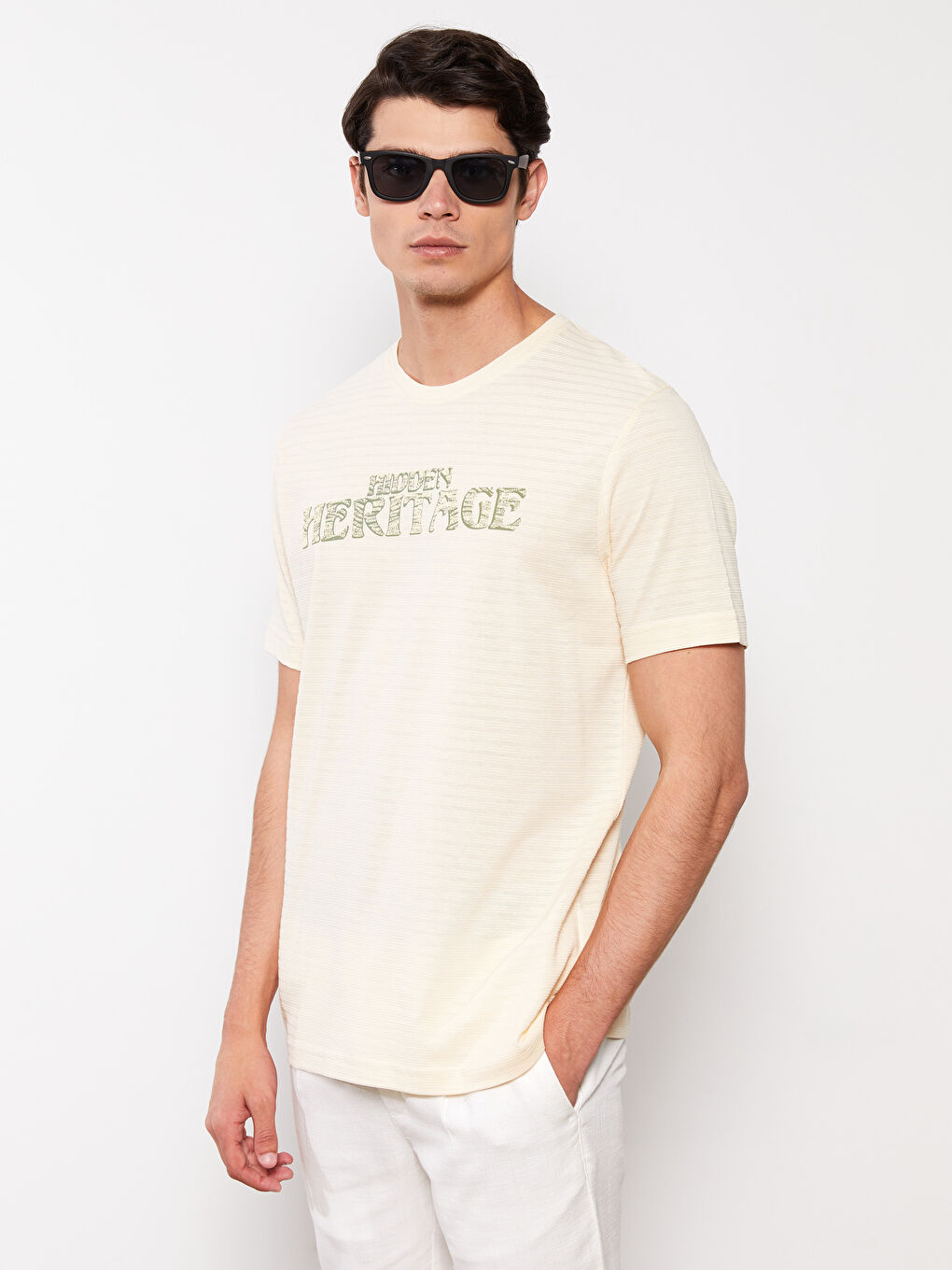 Bej Bisiklet Yaka Kısa Kollu Baskılı Erkek Tişört