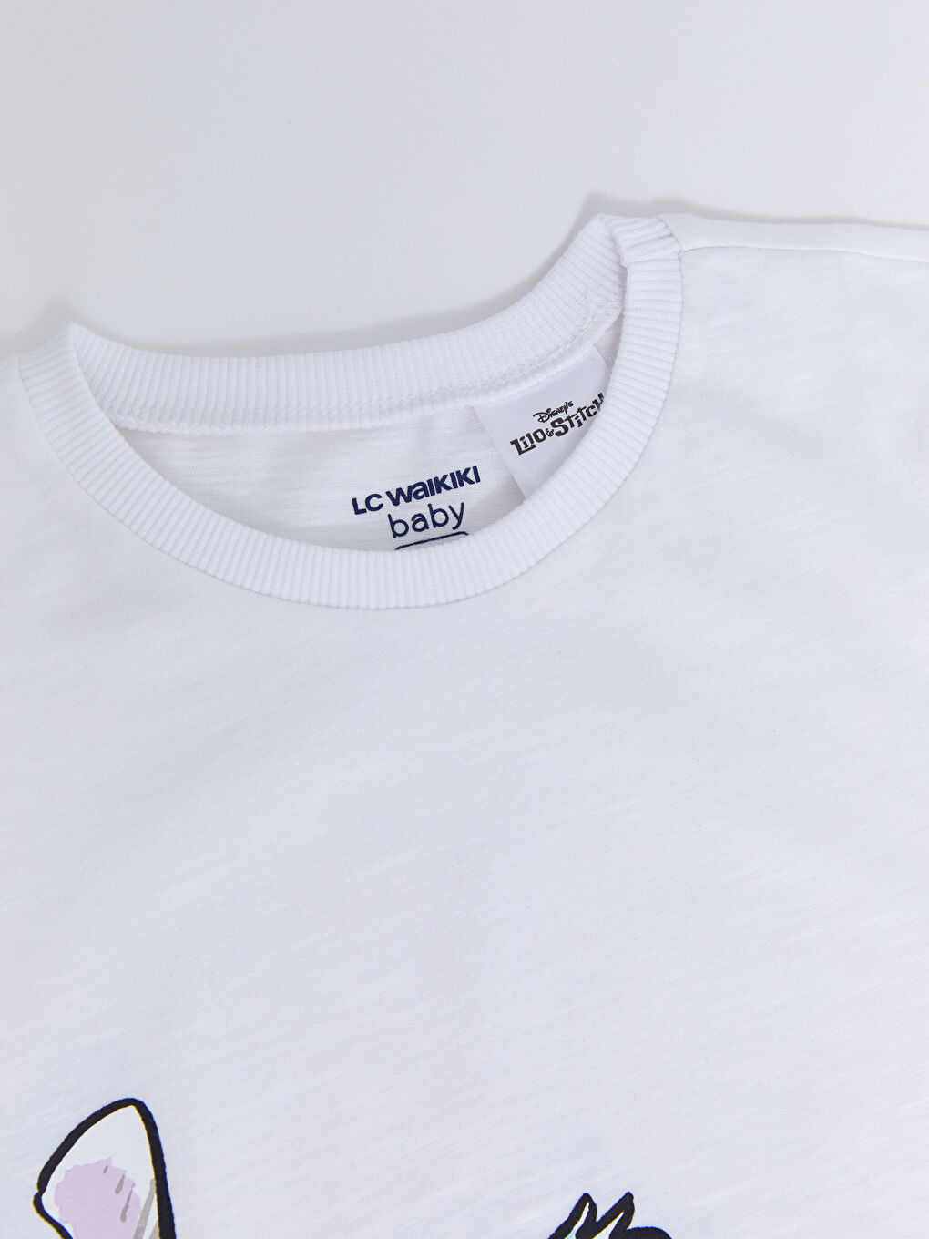 تيشيرت أولاد رضع مطبوع ليلو وستيتش برقبة دائرية وكم قصير-1