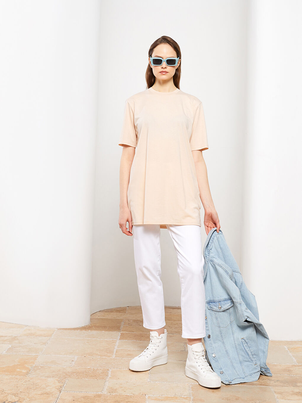 Bej Bisiklet Yaka Düz Kısa Kollu Kadın Tunik-3