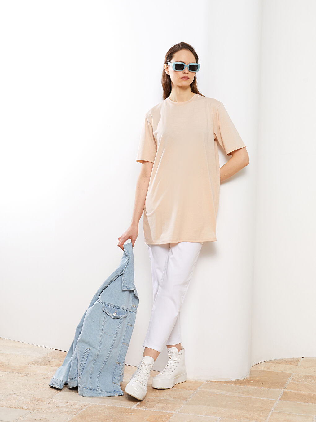 Bej Bisiklet Yaka Düz Kısa Kollu Kadın Tunik-5