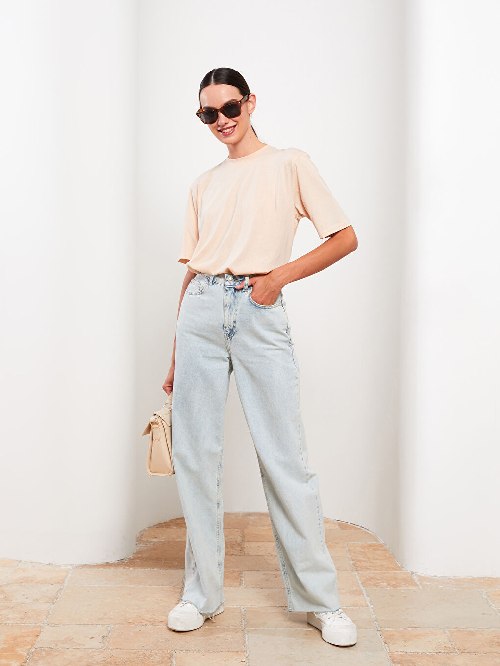 Bej Bisiklet Yaka Düz Kısa Kollu Kadın Tunik