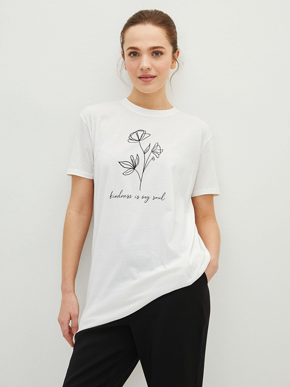 Ekru Bisiklet Yaka Baskılı Kısa Kollu Kadın Tunik-2