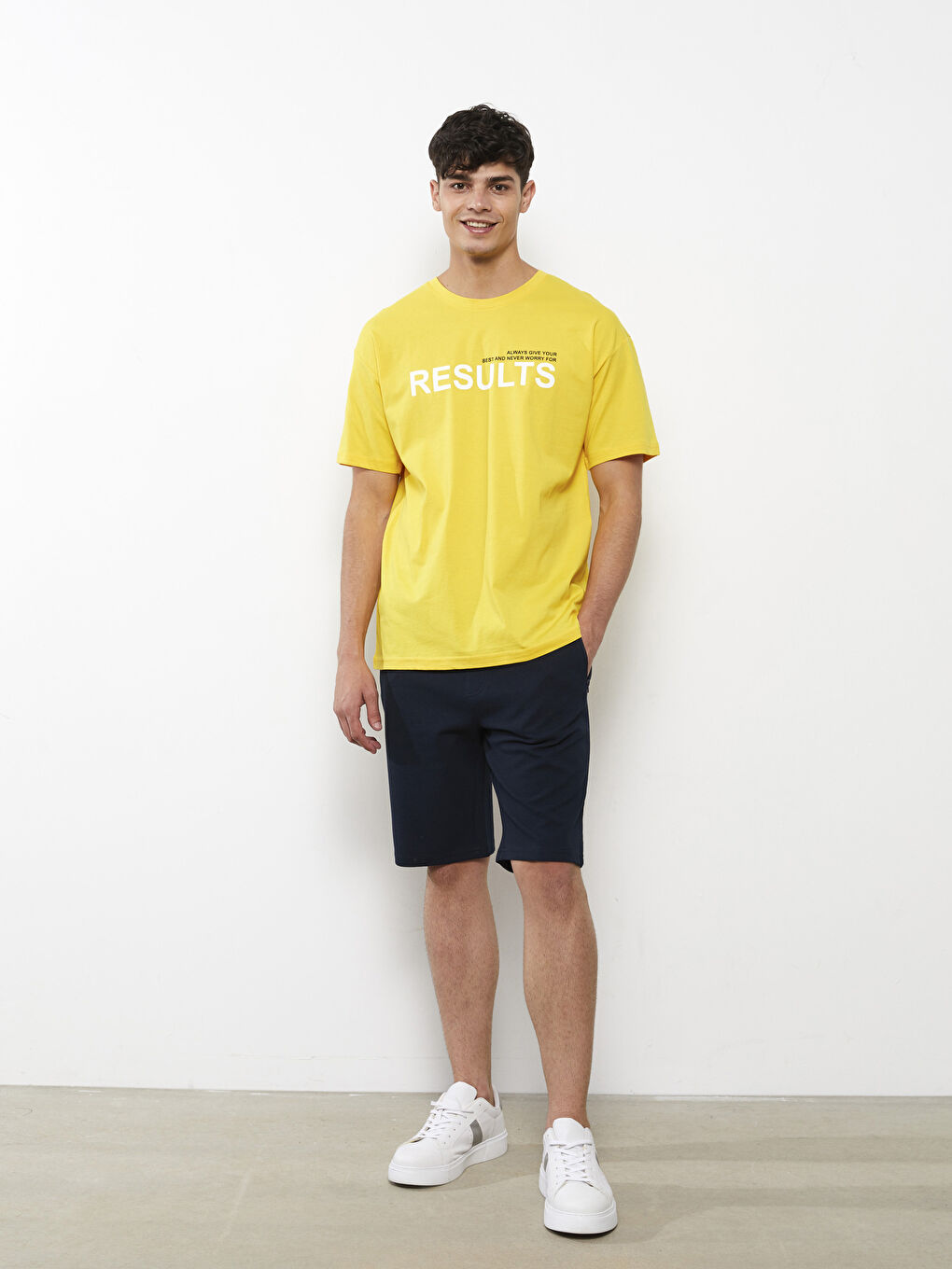 Lacivert Standart Kalıp Erkek Şort