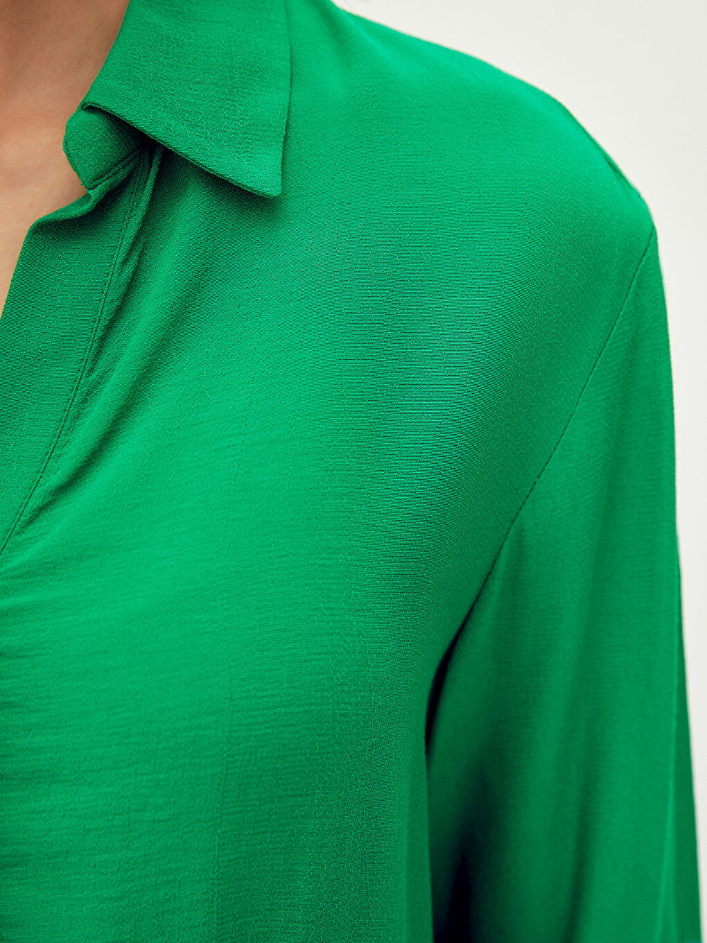 Yeşil Gömlek Yaka Düz Uzun Kollu Viskon Kadın Bluz-3