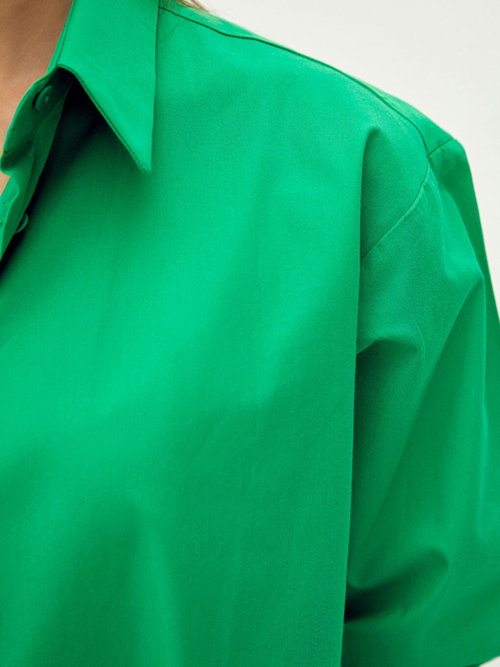 Yeşil Gömlek Yaka Düz Uzun Kollu Kadın Poplin Gömlek-3