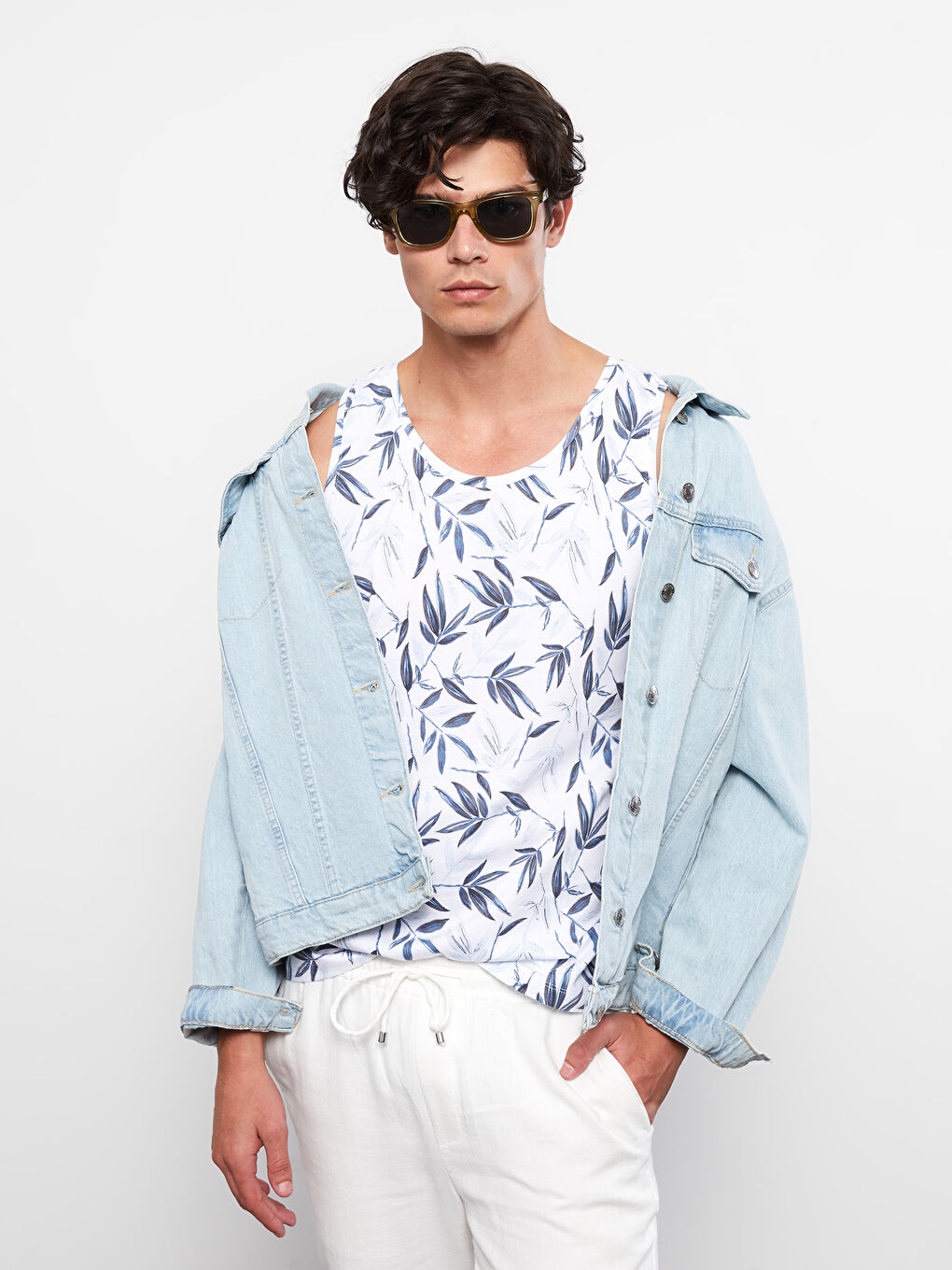 Beyaz Bisiklet Yaka Baskılı Erkek Kolsuz Tişört-2