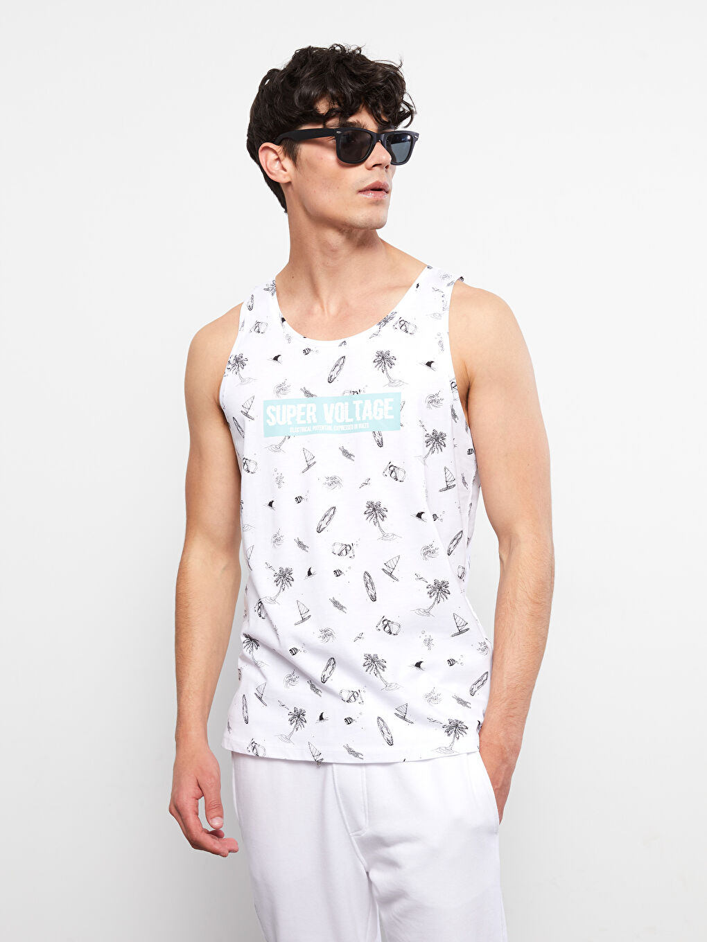 Beyaz Bisiklet Yaka Baskılı Penye Erkek Kolsuz Tişört