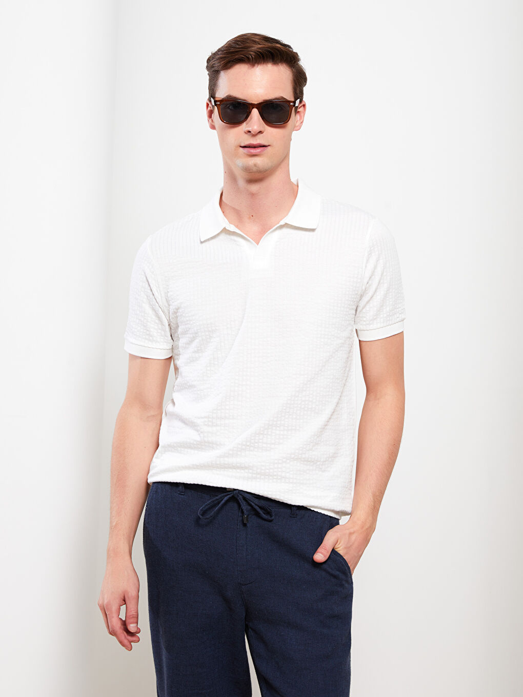 Beyaz Polo Yaka Kısa Kollu Erkek Tişört-1