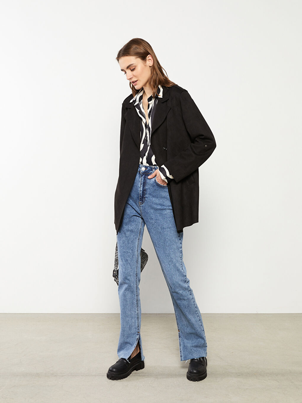 Siyah Ceket Yaka Düz Uzun Kollu Süet Kadın Trençkot