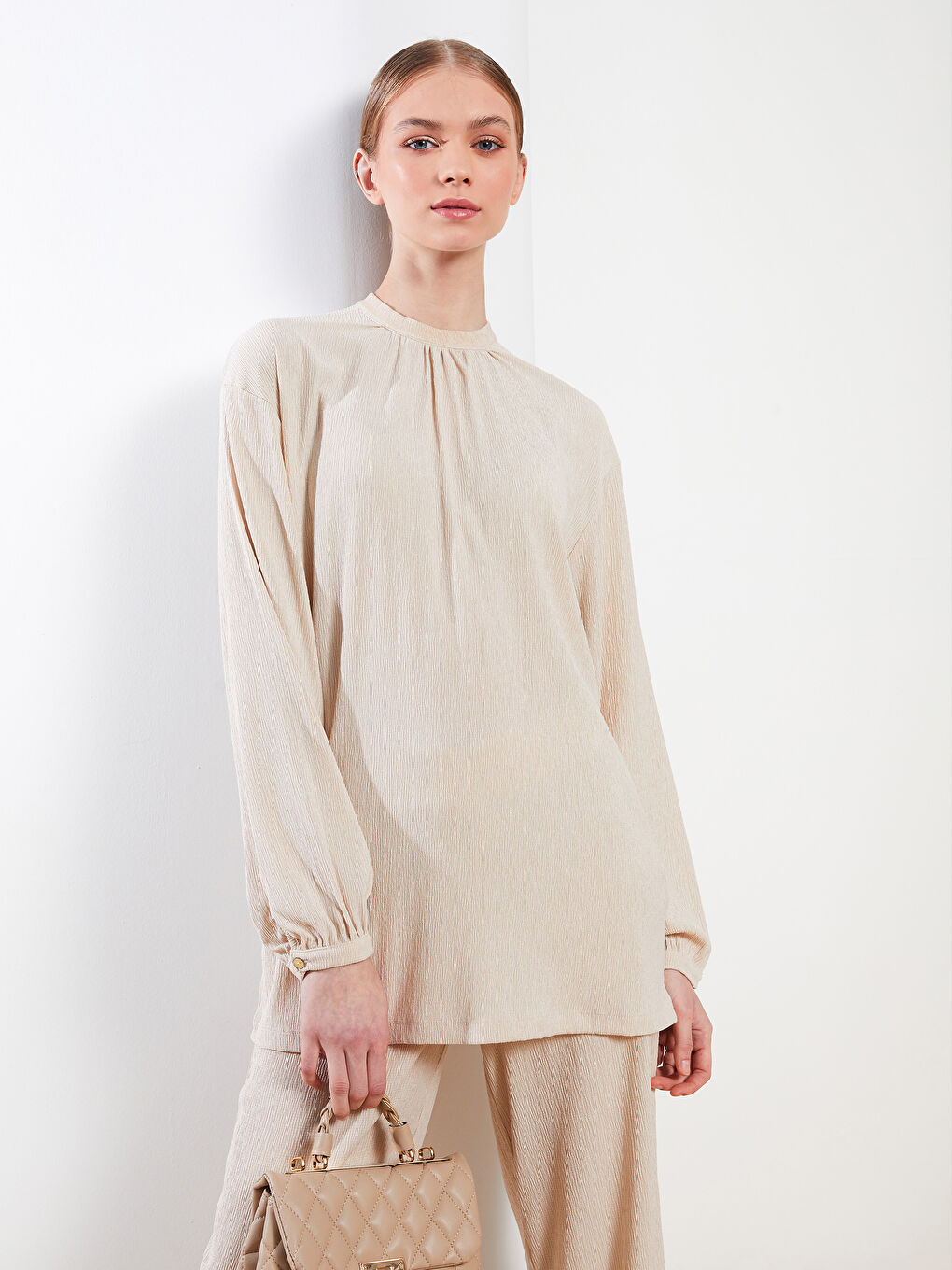 تونيك سادة بياقة دائرية بأكمام طويلة للسيدات