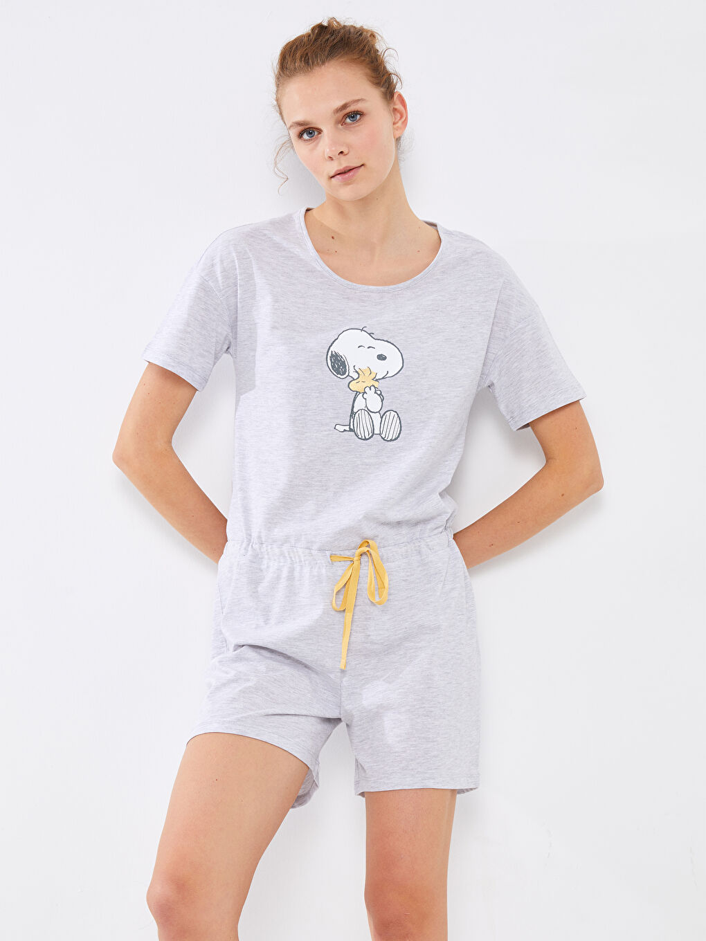 Gri Bisiklet Yaka Snoopy Baskılı Kısa Kollu Kadın Tulum-2