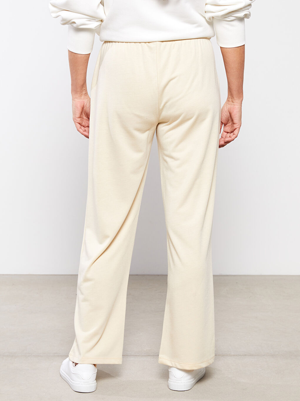 Elastic Waist Regular Pocket Detailed Women's Sweatpants-3