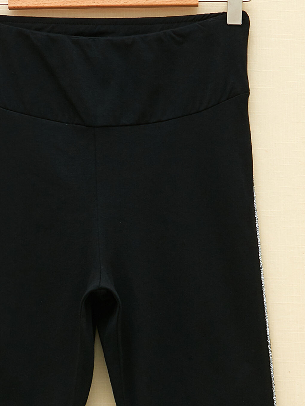 Siyah Beli Lastikli Şerit Detaylı Kadın Tayt-7