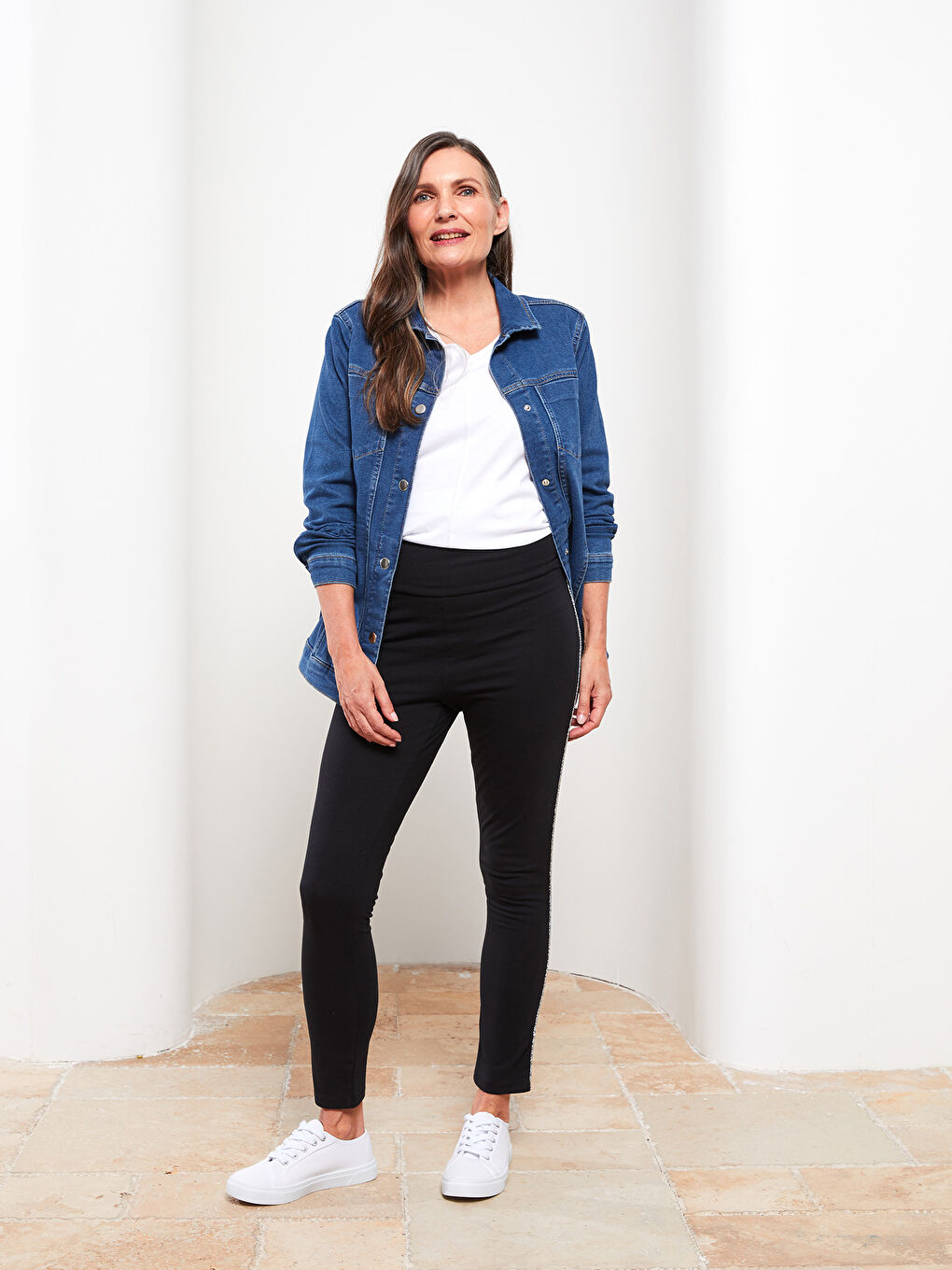 Siyah Beli Lastikli Şerit Detaylı Kadın Tayt