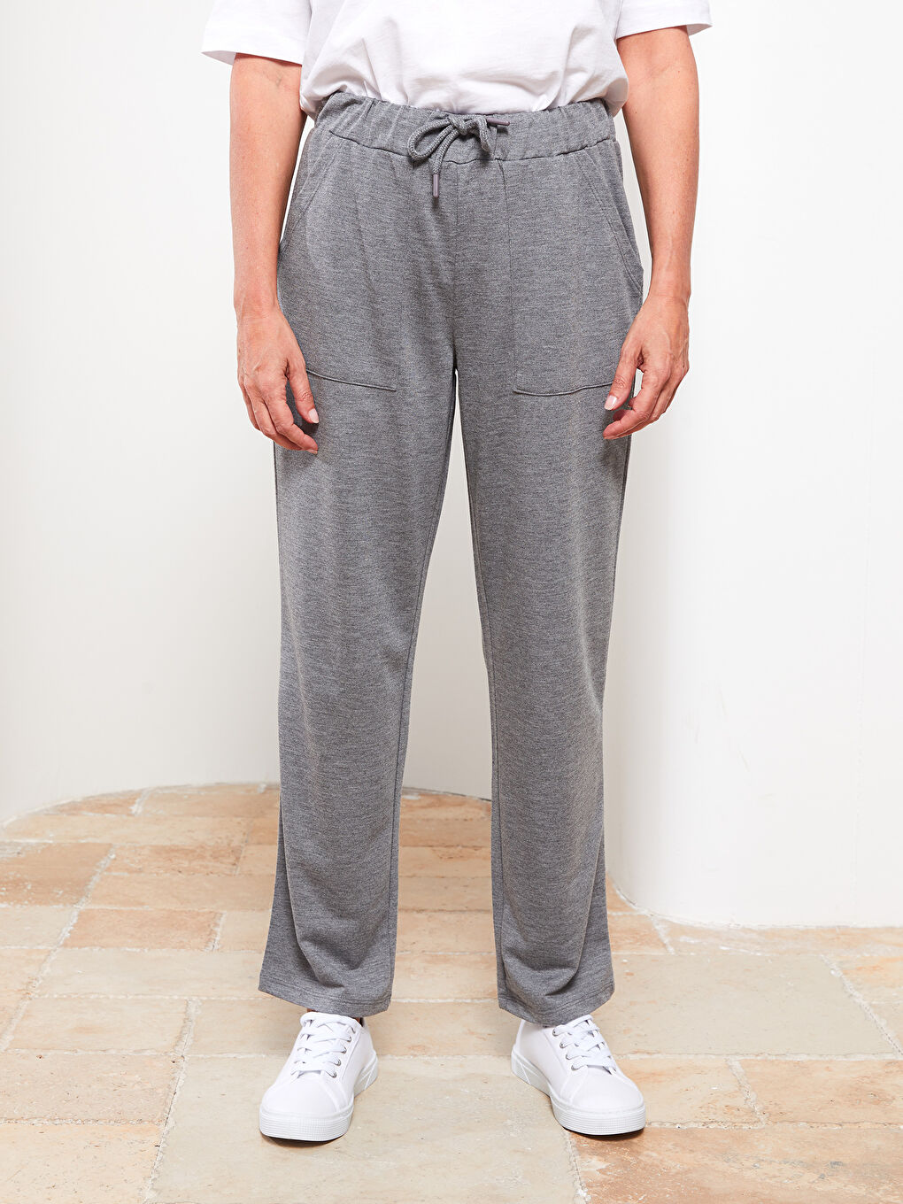 Gri Beli Lastikli Düz Cep Detaylı Kadın Eşofman Altı-3