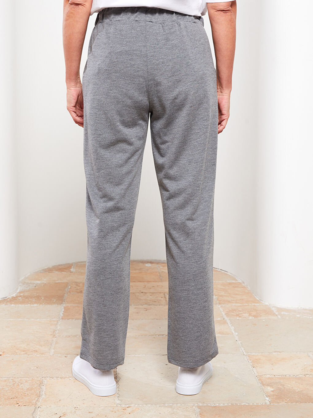 Gri Beli Lastikli Düz Cep Detaylı Kadın Eşofman Altı-4