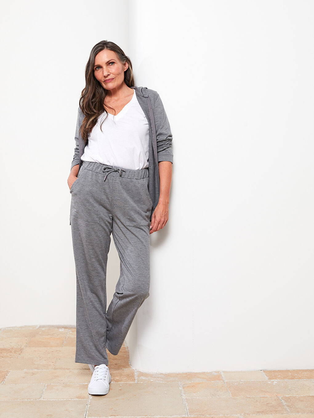 Gri Beli Lastikli Düz Cep Detaylı Kadın Eşofman Altı