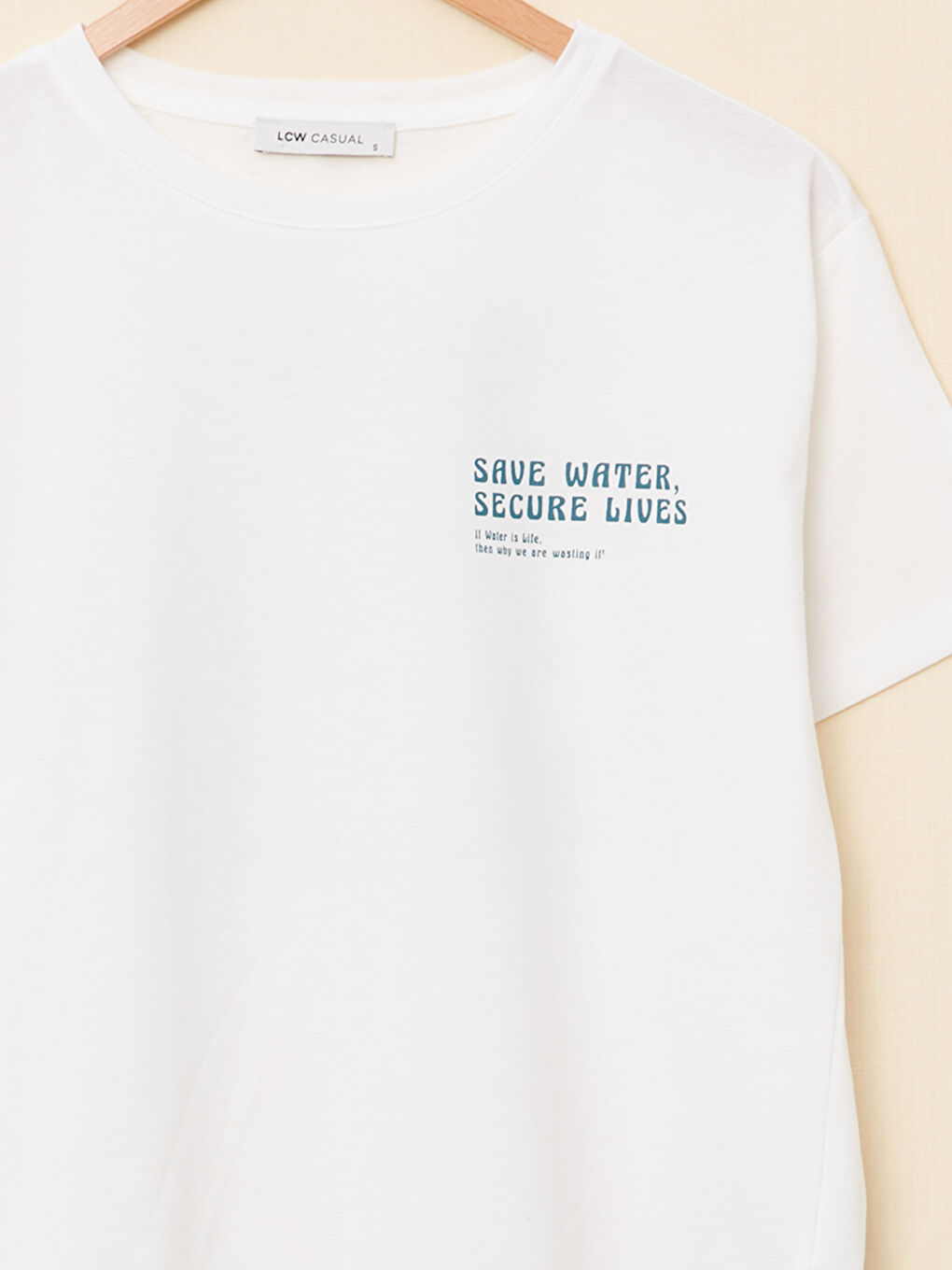 Ekru Bisiklet Yaka Yazı Baskılı Kısa Kollu Kadın Tişört-8