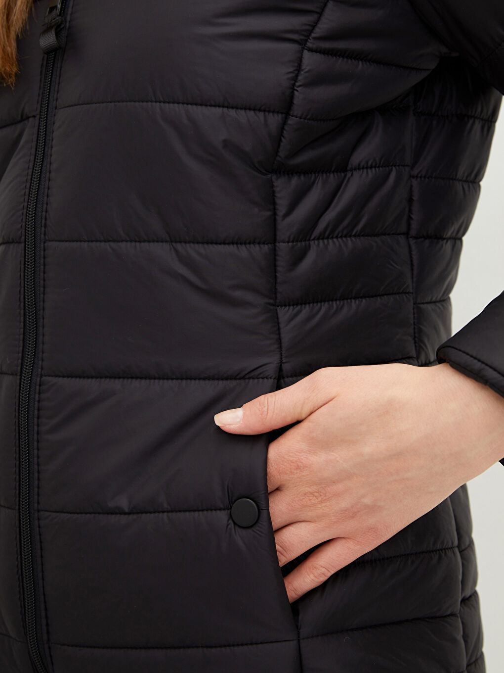 Hooded Plain Long Sleeved Pocket Detailed Women's Down Jacket-3