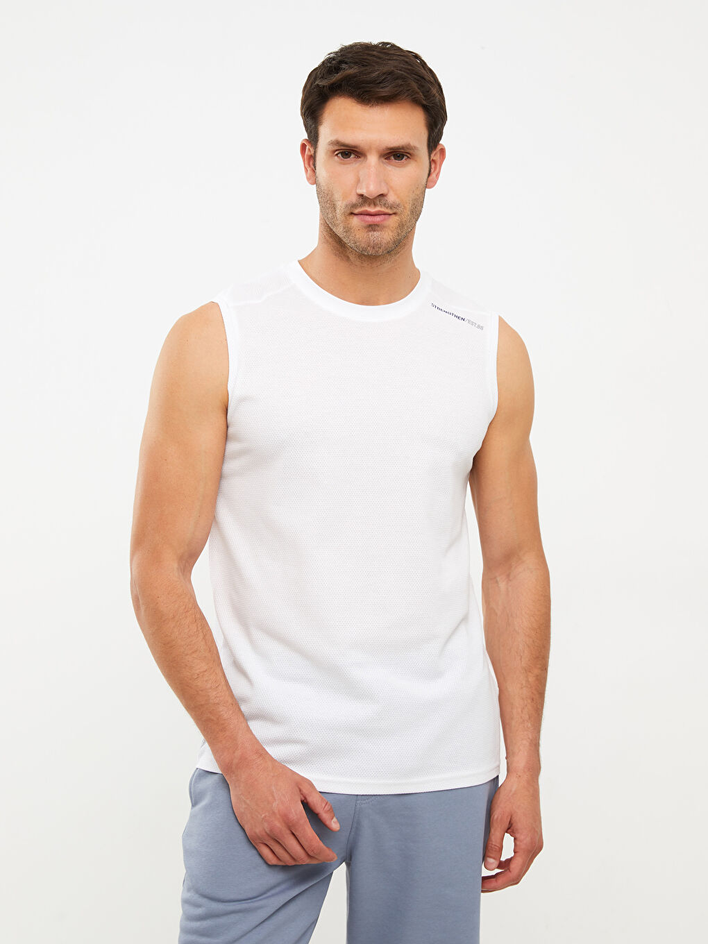 Beyaz Bisiklet Yaka Baskılı Erkek Kolsuz Tişört