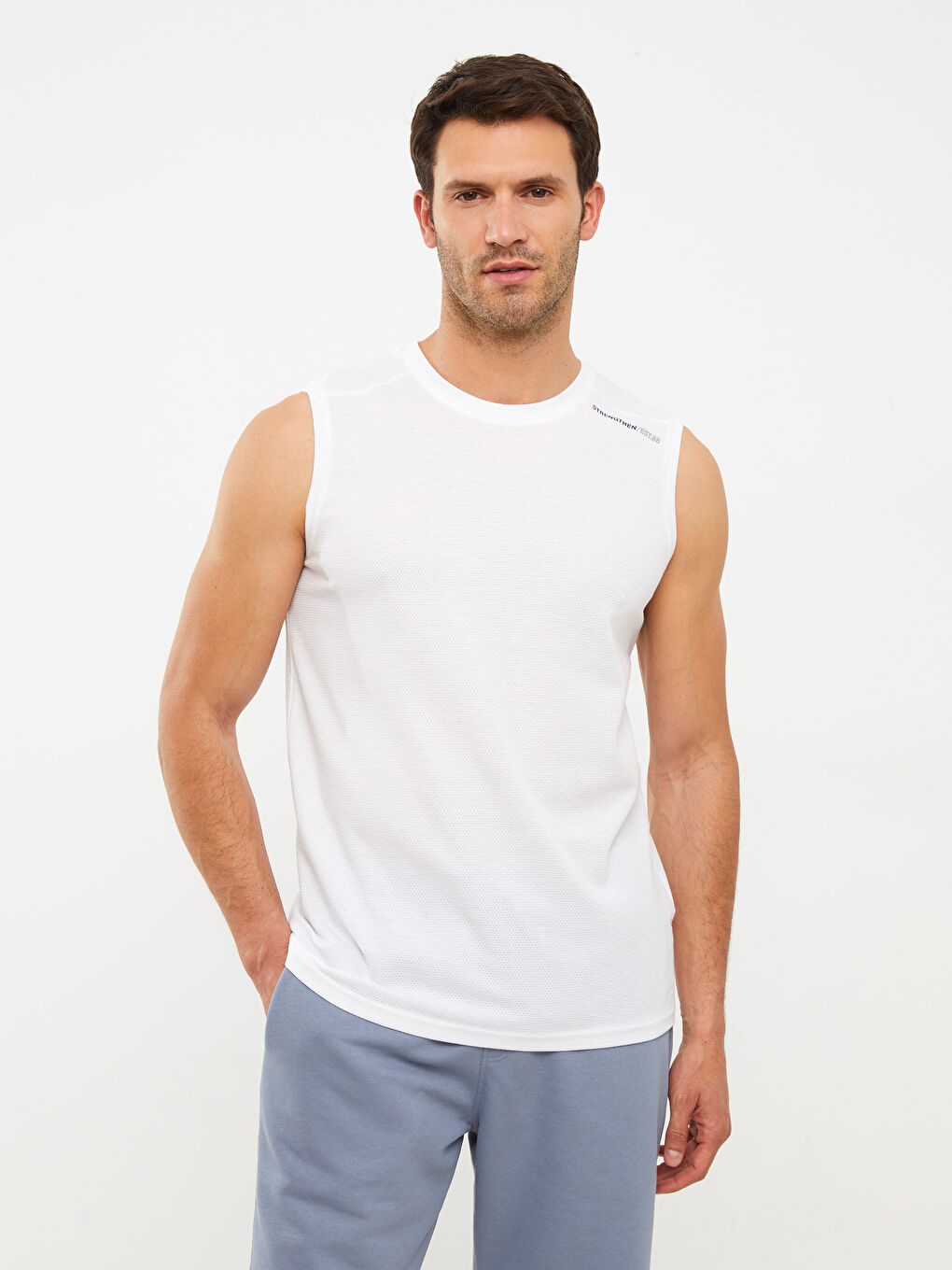 Beyaz Bisiklet Yaka Baskılı Erkek Kolsuz Tişört-1