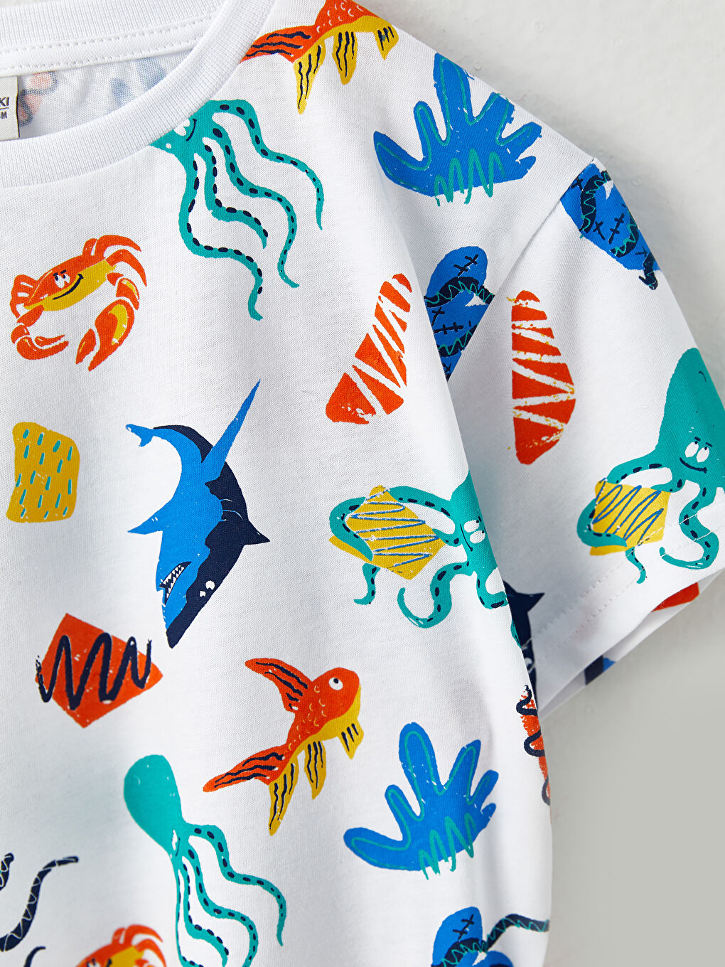 Beyaz Bisiklet Yaka Baskılı Kısa Kollu Erkek Çocuk Tişört ve Şort-3