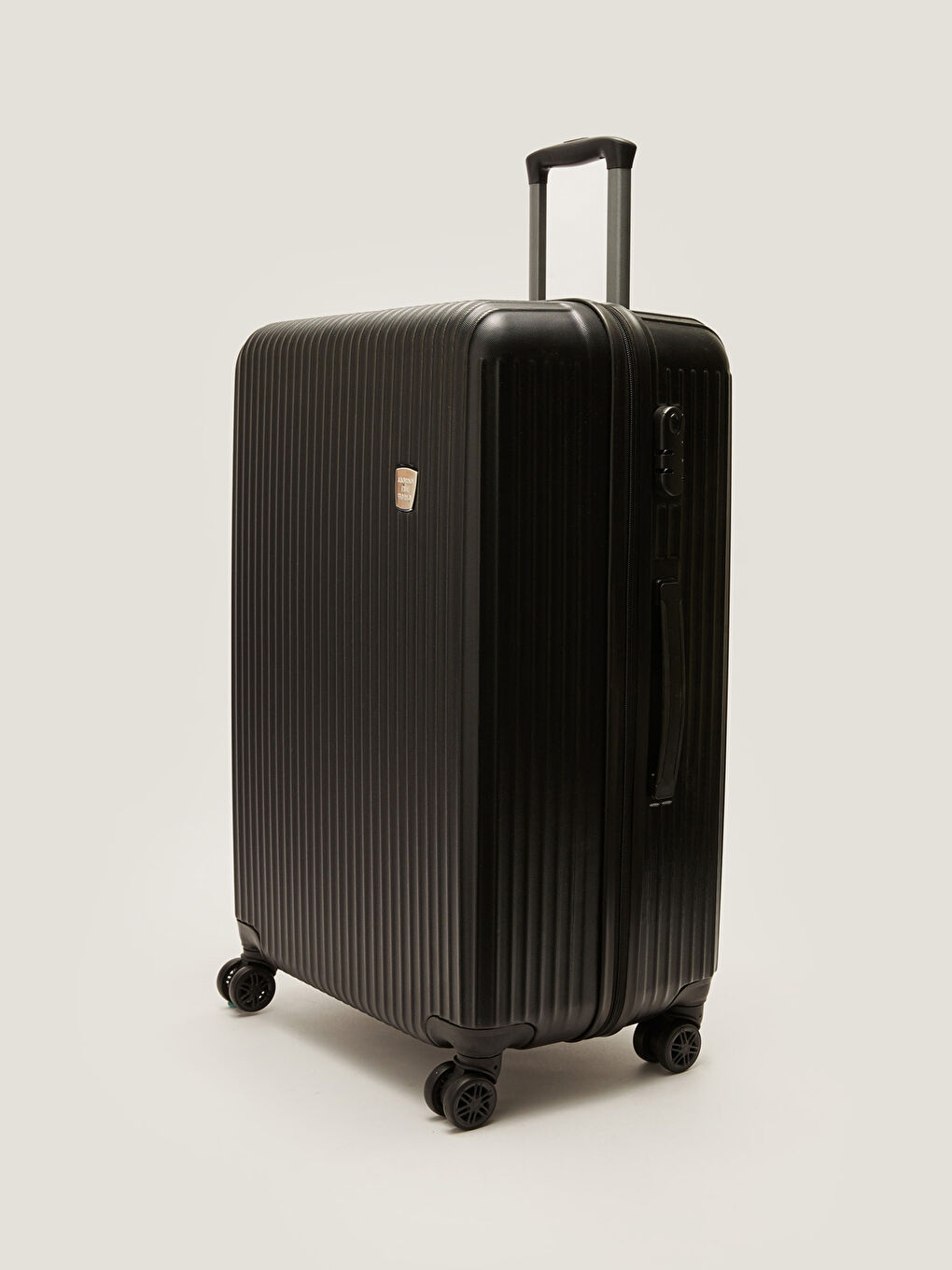 Siyah Büyük Boy Çekme Mekanizmalı Valiz-1