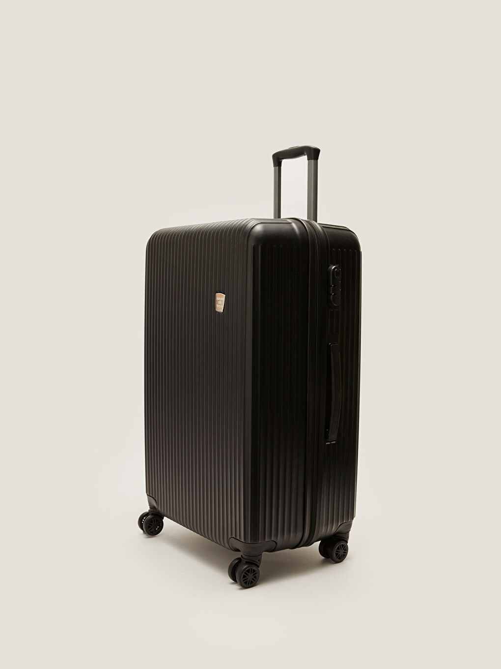 Siyah Orta Boy Çekme Mekanizmalı Valiz-1