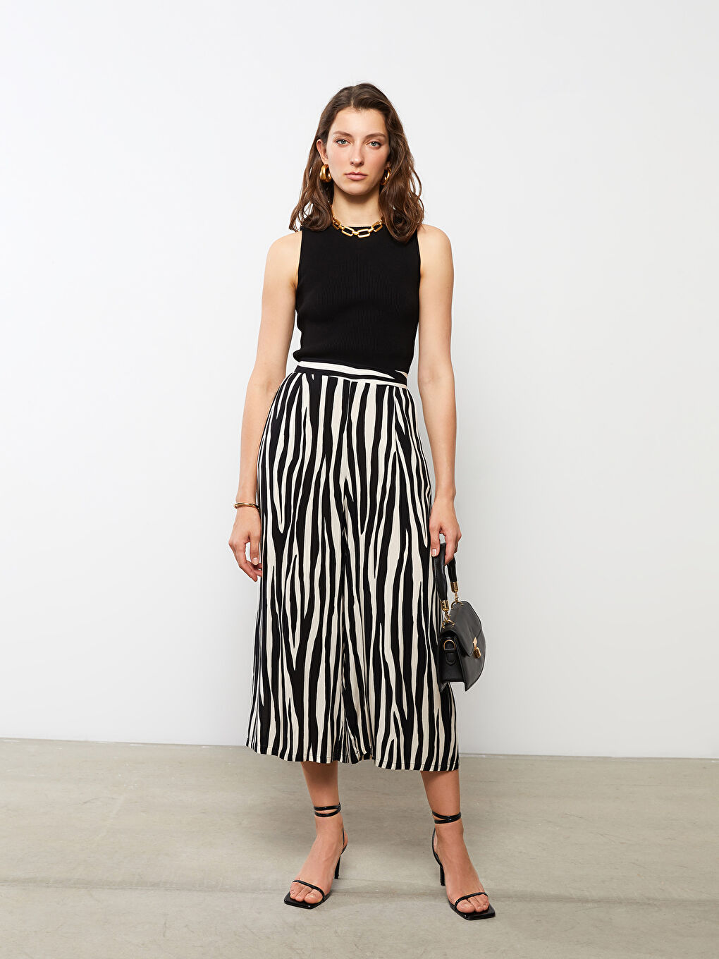 Elastic Waist Patterned Viscose Women Capri-2