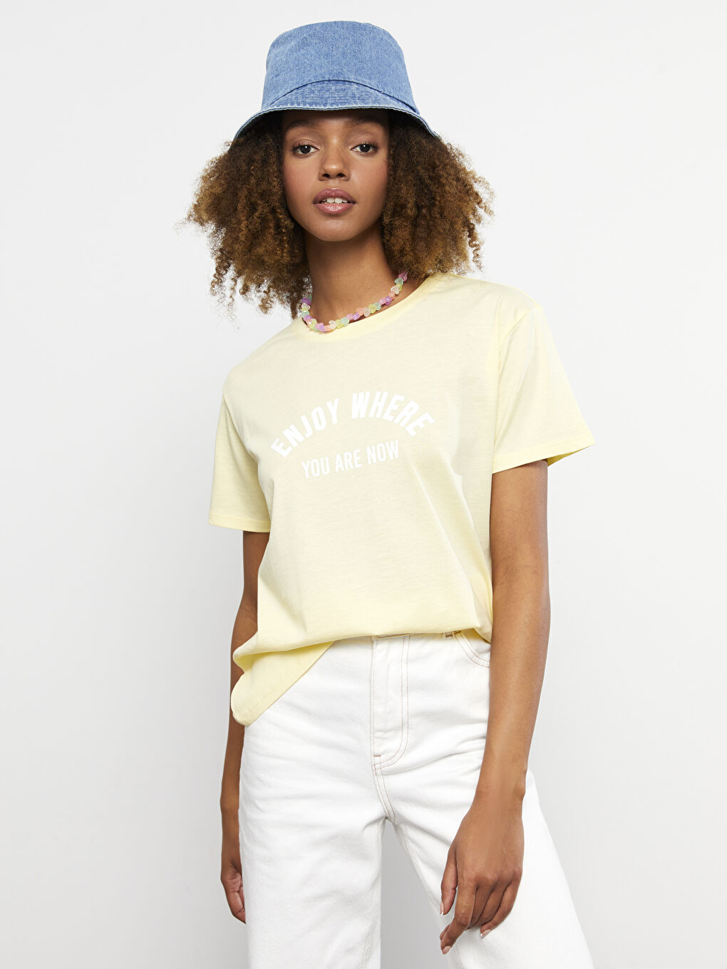 Sarı Bisiklet Yaka Yazı Baskılı Kısa Kollu Pamuklu Kadın Tişört-2