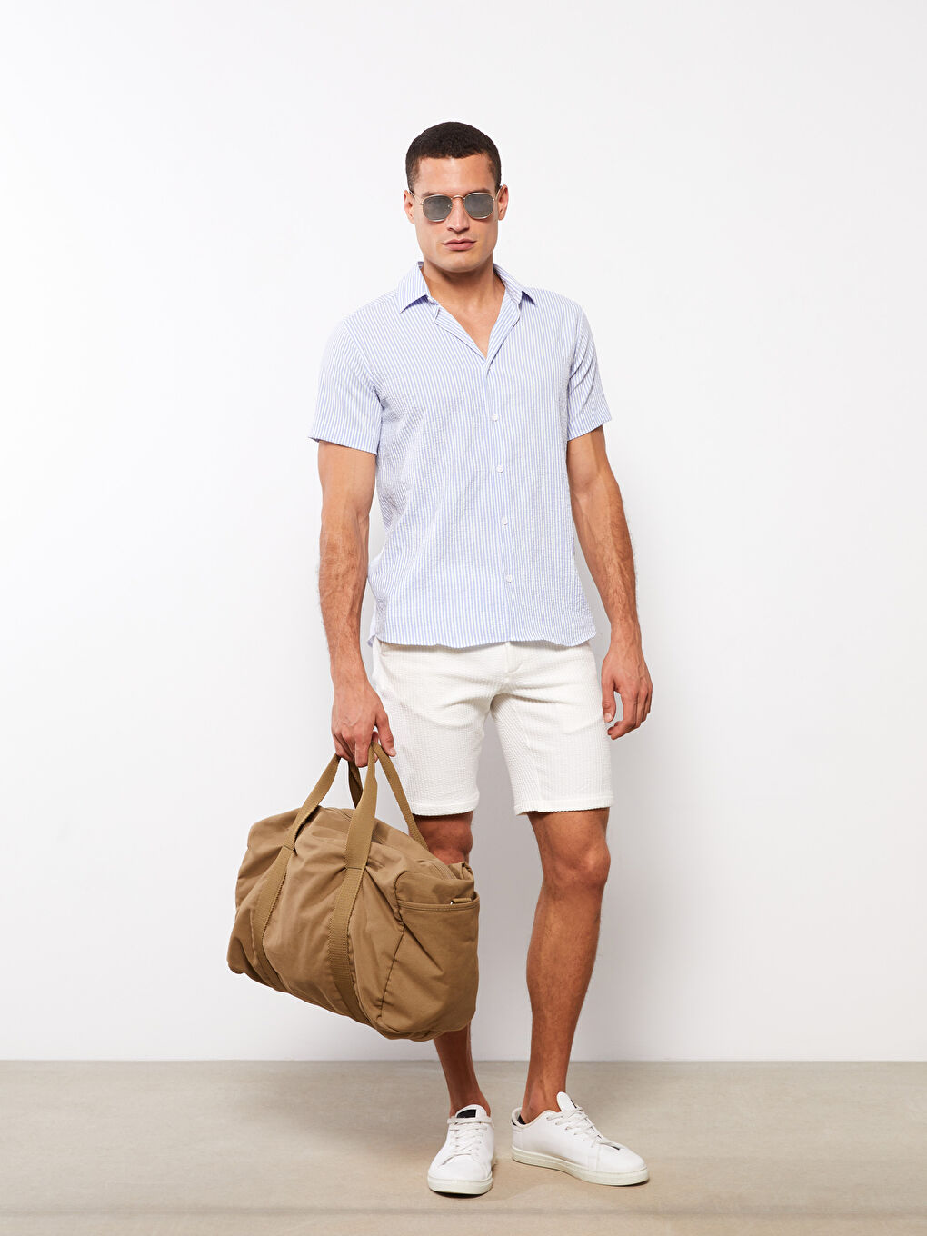 Ekru Slim Fit Dokulu Erkek Şort