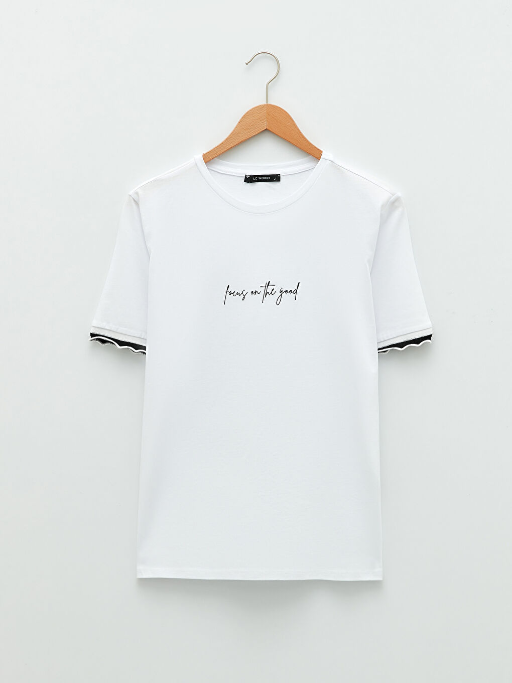 Beyaz Büyük Beden Bisiklet Yaka Yazı Baskılı Kısa Kollu Pamuklu Kadın Tişört-5