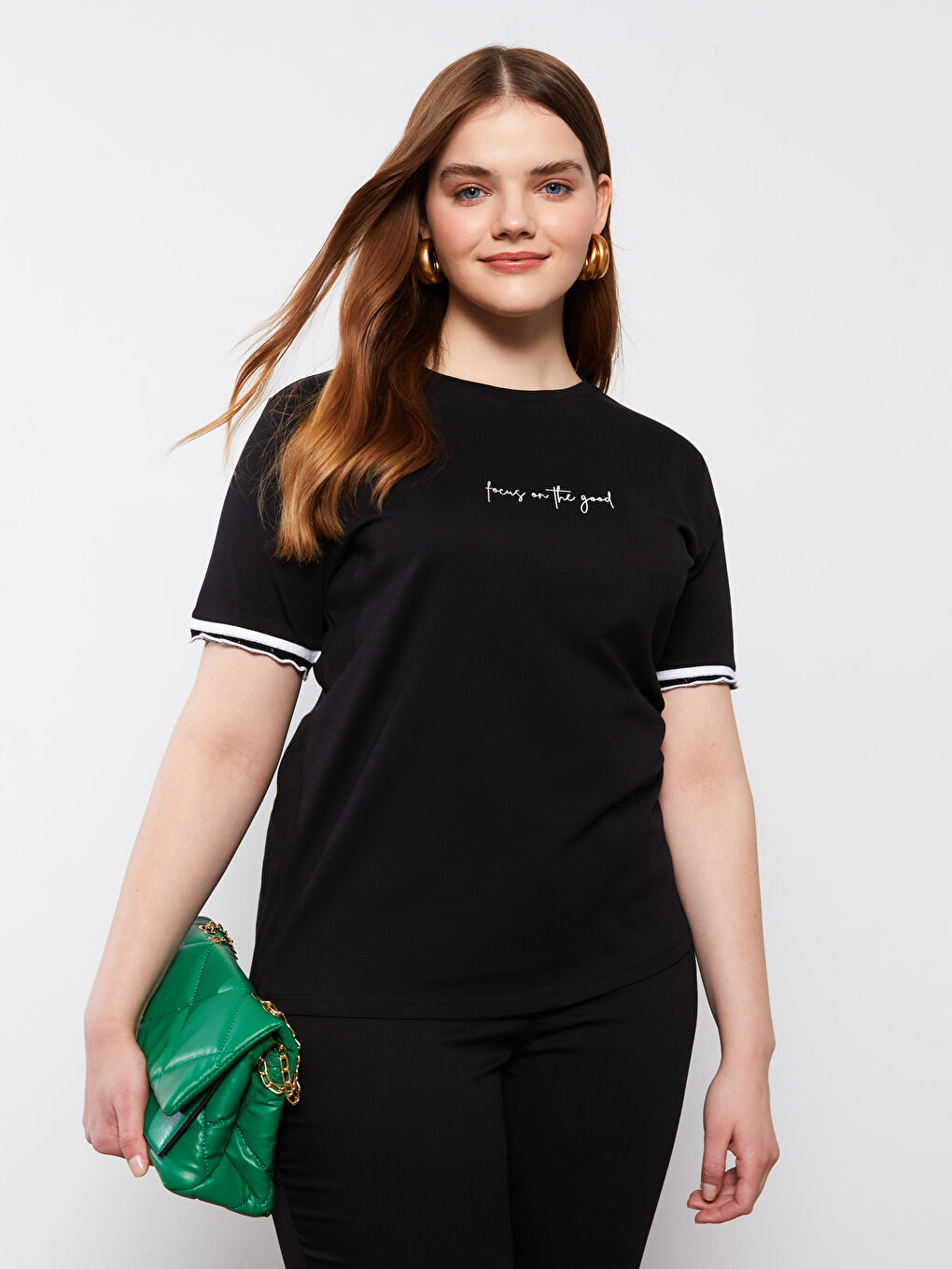 Siyah Büyük Beden Bisiklet Yaka Yazı Baskılı Kısa Kollu Pamuklu Kadın Tişört