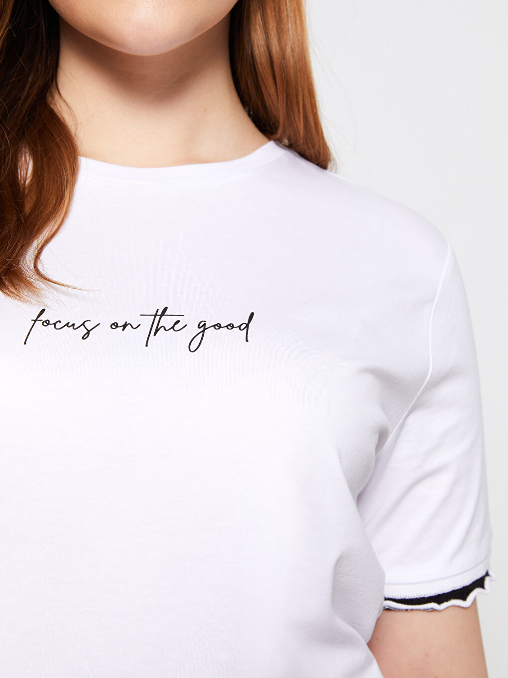 Beyaz Büyük Beden Bisiklet Yaka Yazı Baskılı Kısa Kollu Pamuklu Kadın Tişört-3