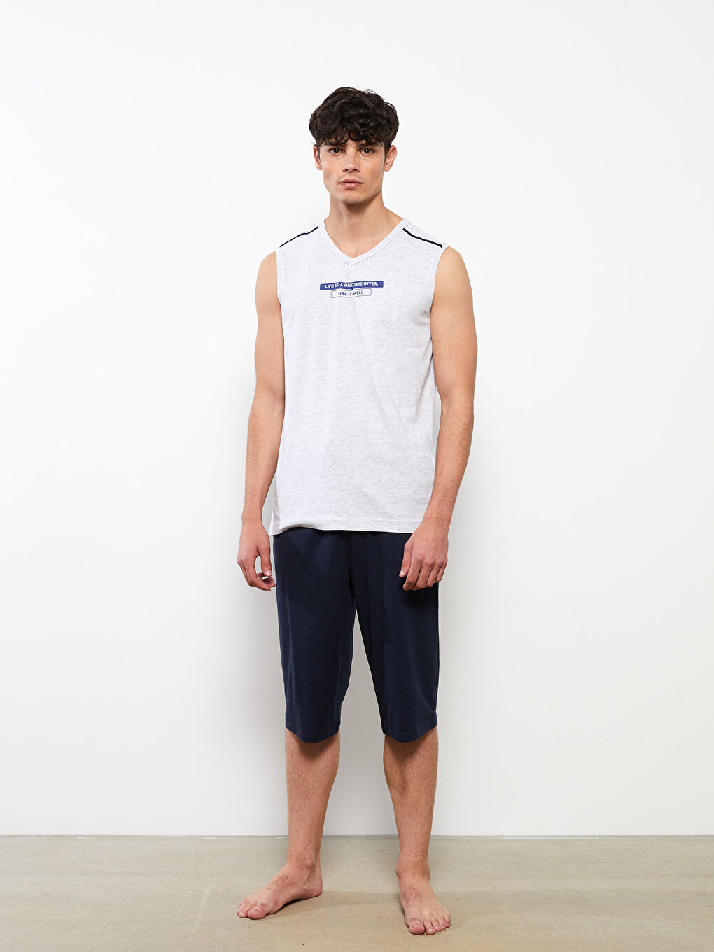 V Neck Printed Men's Sleeveless T-Shirt-2