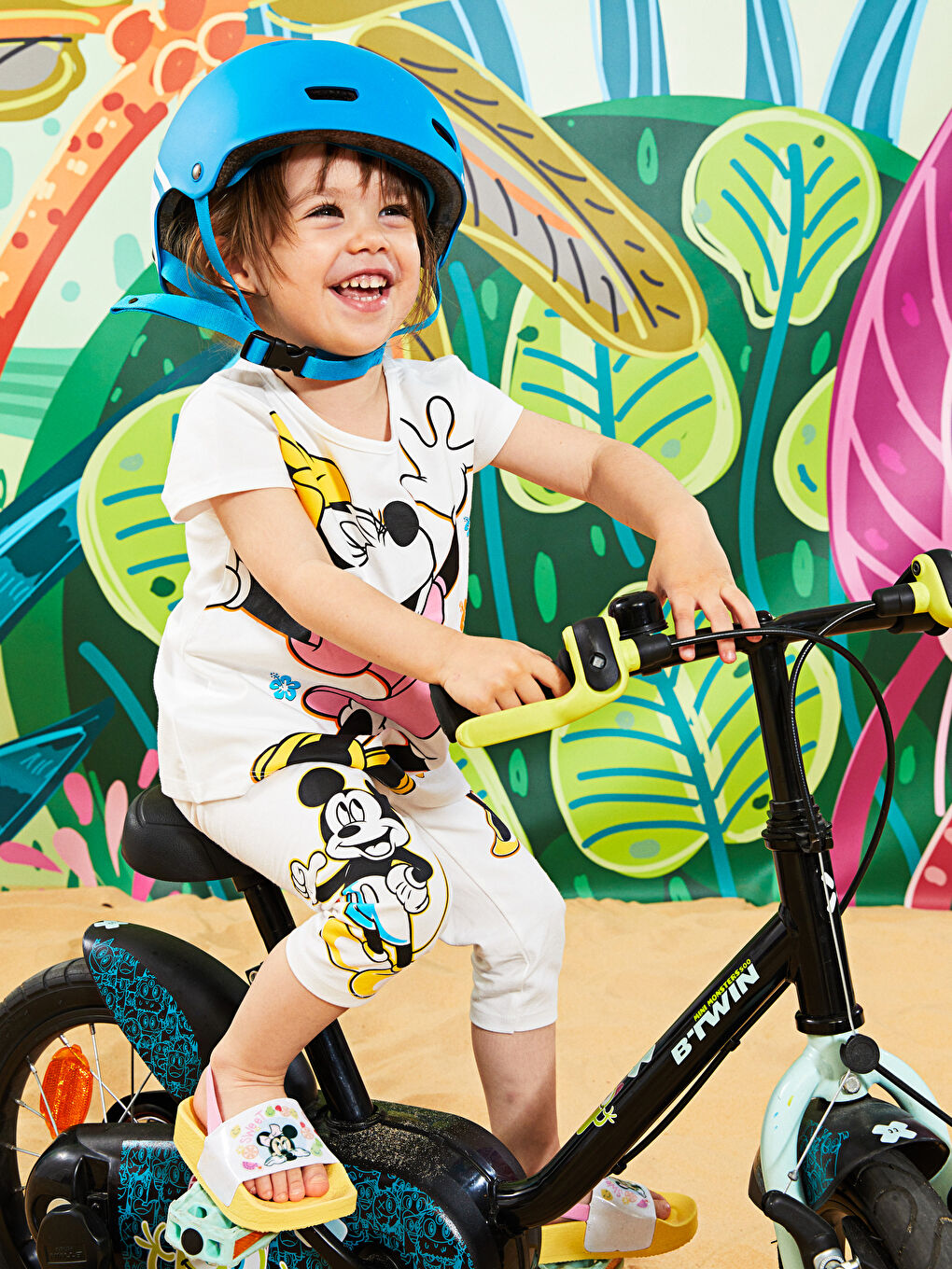 მინნი მაუსის ლიცენზირებული რეზინის გოგონას პლაჟის ჩუსტები