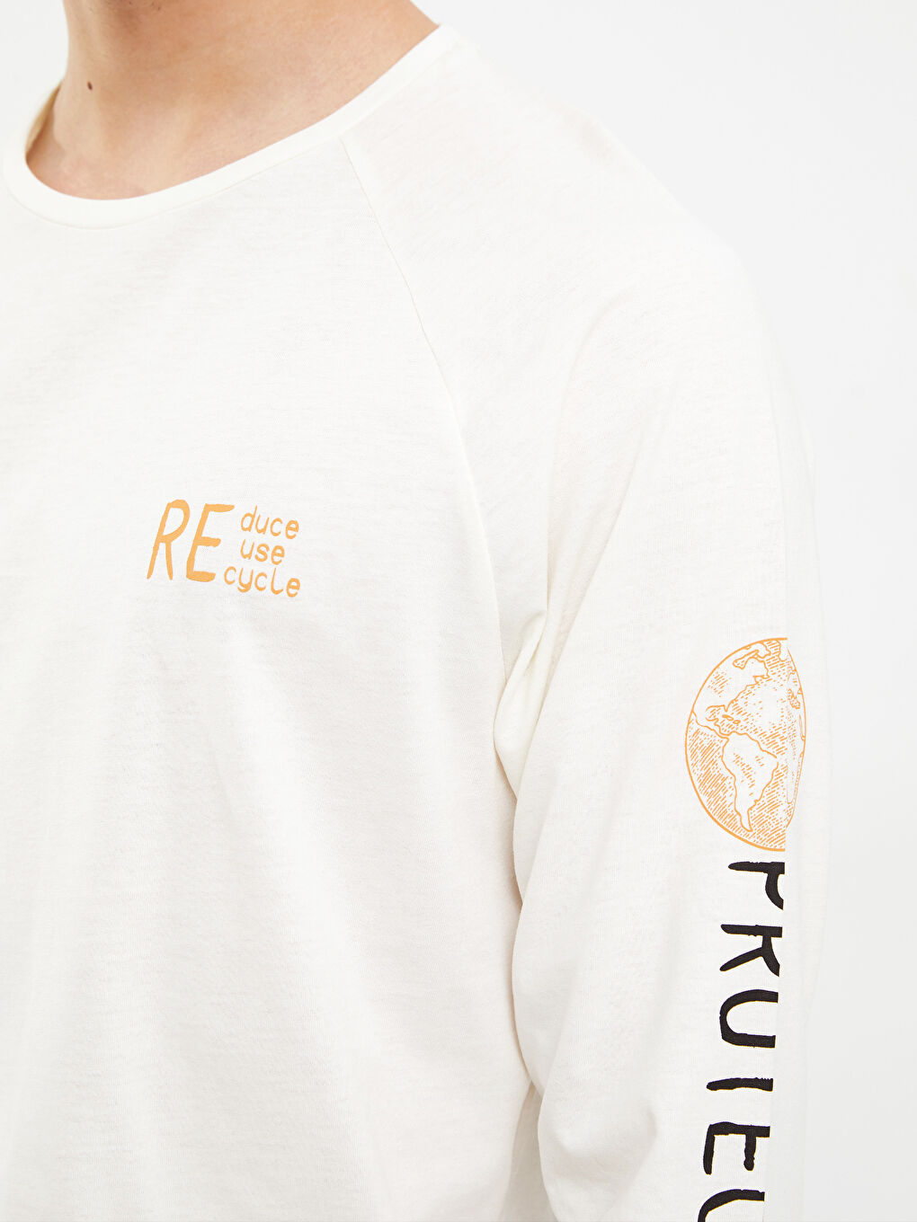 Ekru Bisiklet Yaka Uzun Kollu Baskılı Erkek Tişört-3