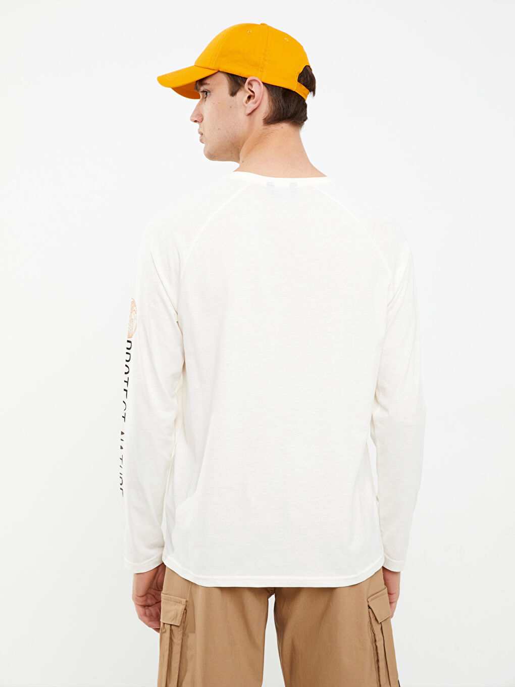 Ekru Bisiklet Yaka Uzun Kollu Baskılı Erkek Tişört-4