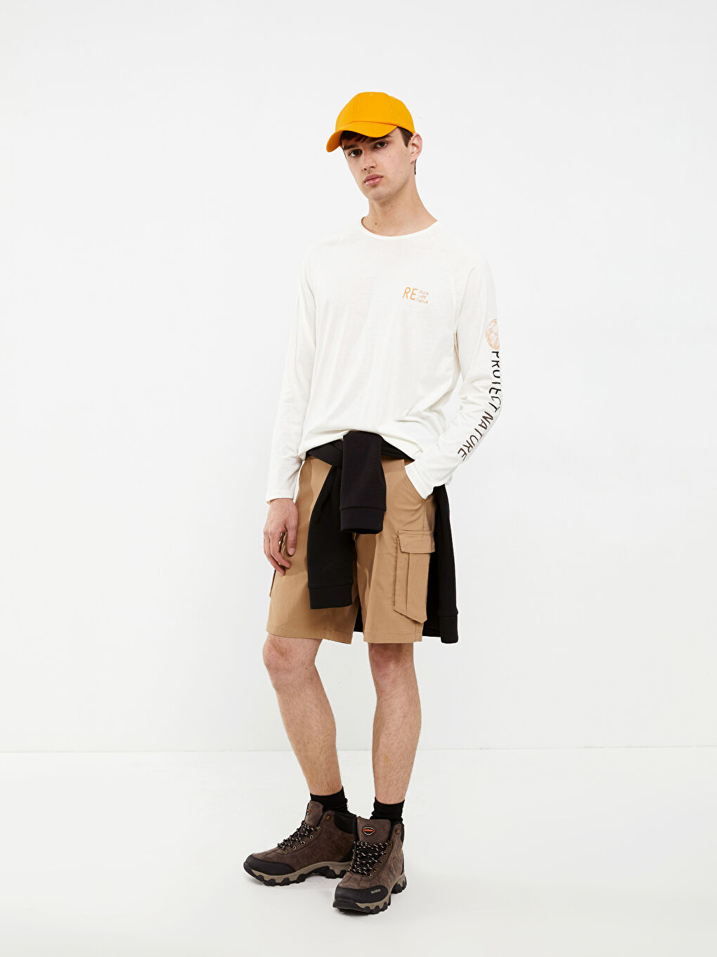 Ekru Bisiklet Yaka Uzun Kollu Baskılı Erkek Tişört-1